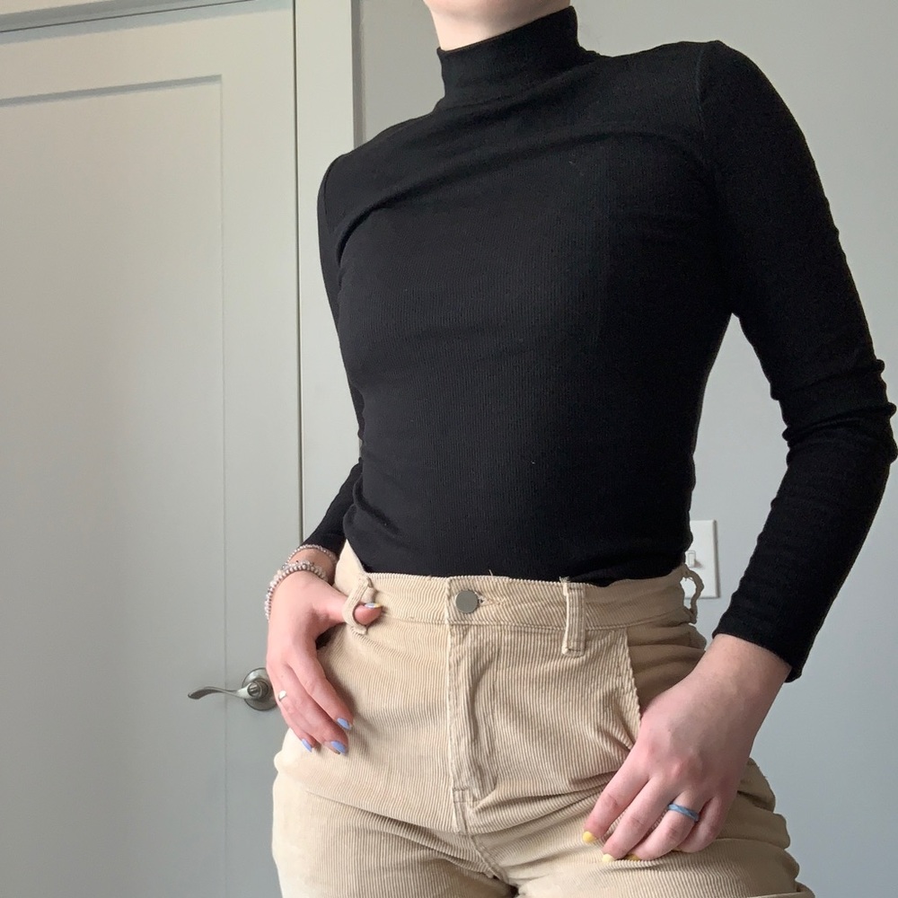 Black long sleeve turtle / mock neck top